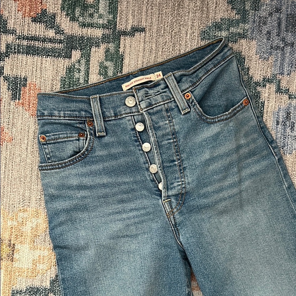 Levi’s Ribcage Straight Ankle 24